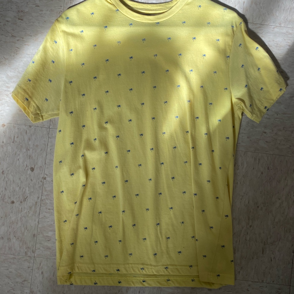 Yellow shirt. Size s